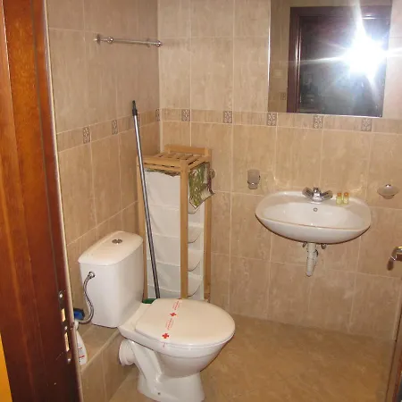 Edelweiss Aparthotel 3*
