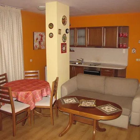 Апартхотел Edelweiss 3*